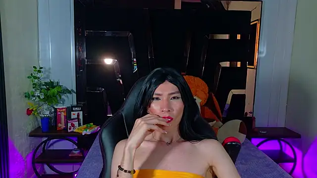 Thamara_Robertss live cam on StripChat