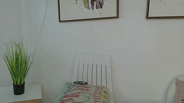 Cassandra_Armani