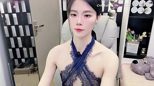 yueyue-mm (F milf) - 家里没人不想穿衣服全裸5分钟