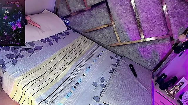 felicia_foxxxy23 webcam