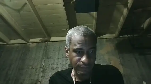 Leo99842 live cam on StripChat