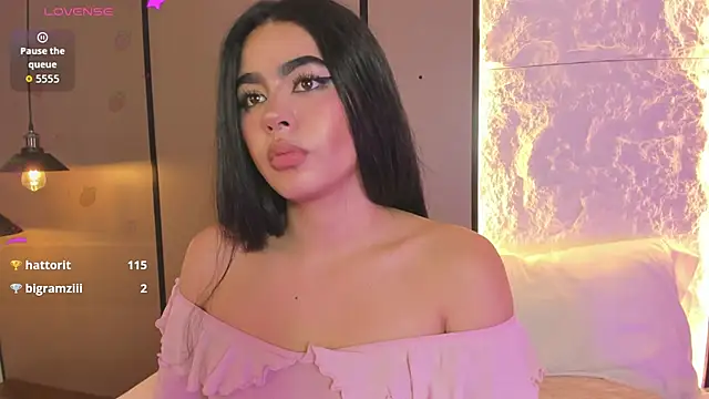 elara_bloom_ webcam