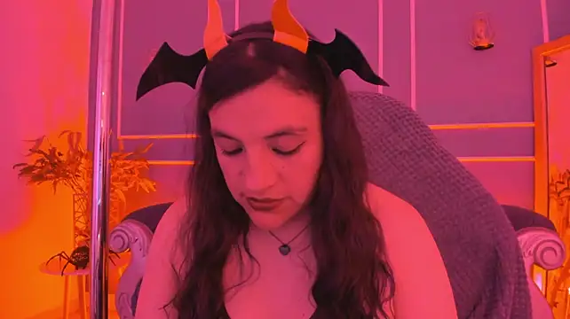 TaraTaylorr webcam