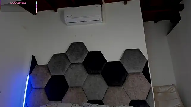 Latrellx7 webcam