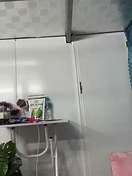 Nana-19 live webcam show
