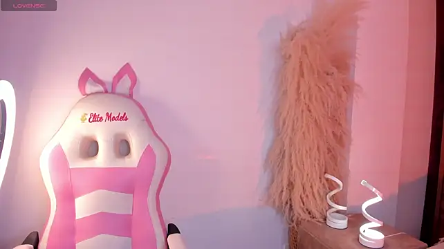 CristineRainn_