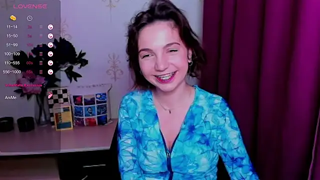 KindHazelHere_ webcam