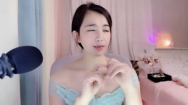 amy-6668 live webcam