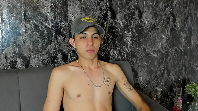 cameron_lux77 live cam on StripChat