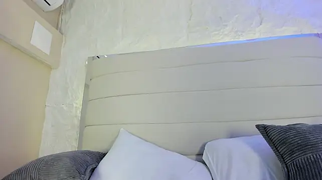 Aprilrose_ webcam
