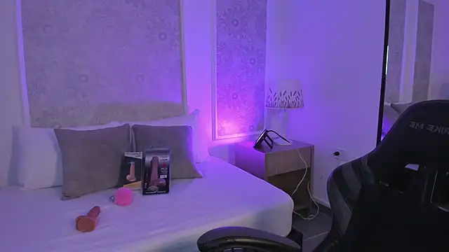 cristin_collins live cam on StripChat