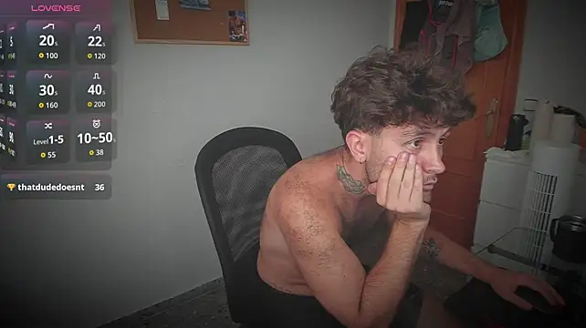 HonestAndrew live cam on StripChat
