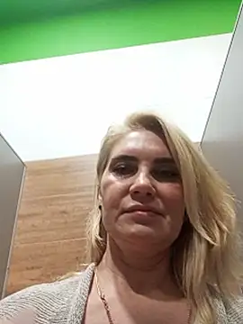 jennyomay (F milf) - Squirt 💦 fack fingers in pussy