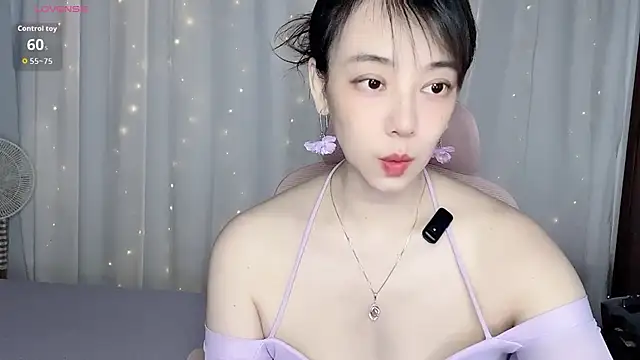 Eunwoo_o live cam on StripChat
