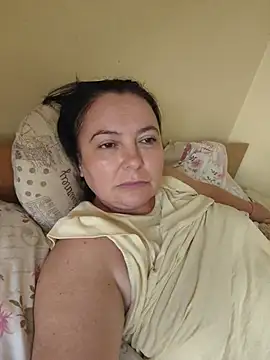 EmmaEmmy40 live now