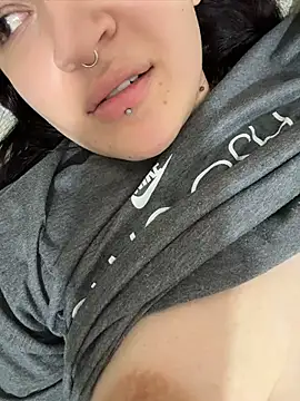 Momo_Hancock
