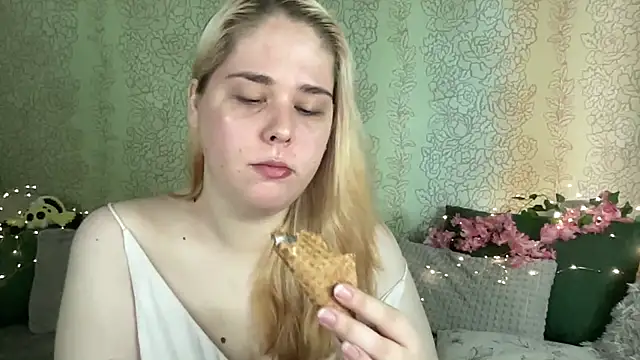 IvyLebelly webcam