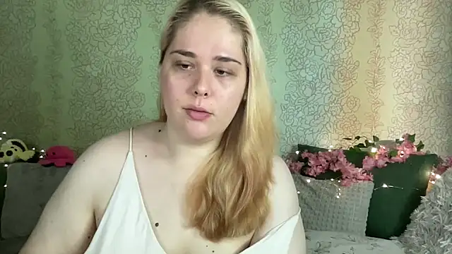 IvyLebelly webcam
