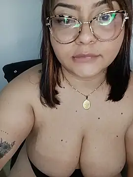 anna_lucia88 (F young) - Flash tits 🍒