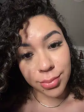 victoriaarose (F young) - Strong squirt on the street😏💦