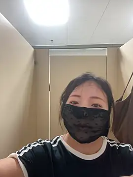 maomao116 (F milf) - 超级敏感体质，哥哥轻一点，会一直喷水💦，完成目标，手指抽插3分钟