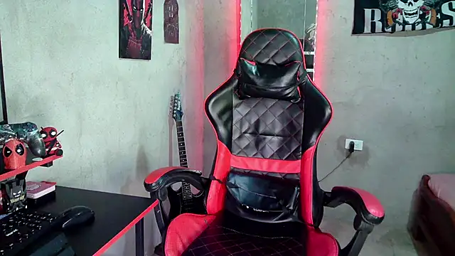 flaquito_junior (M twink) - spit on a dick and masturbate