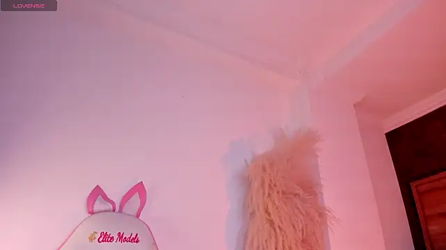 CristineRainn_