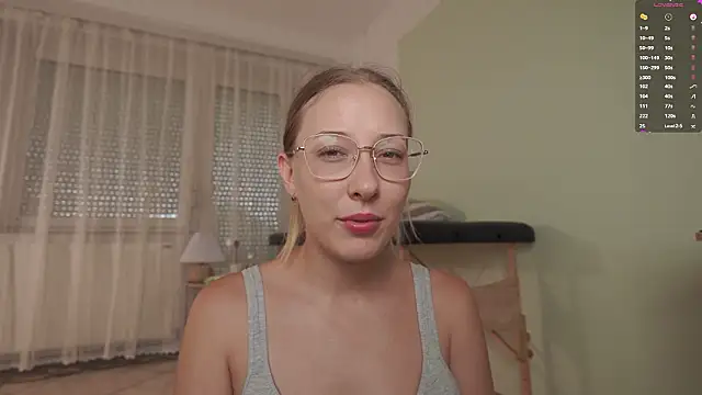foxeslovefoxes webcam
