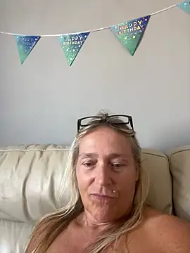 Blondnboujee53