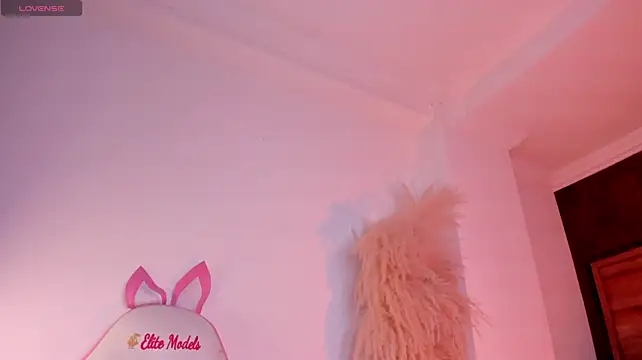 CristineRainn_