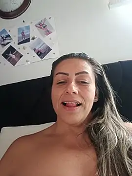 maynor_1998 live cam on StripChat