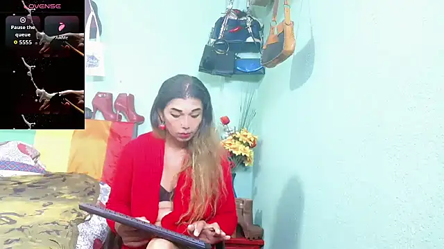 Xiaraa26 live cam on StripChat