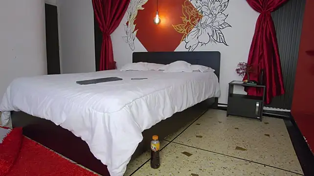Lia_Avalon webcam