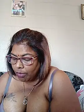 mileesha live cam on StripChat