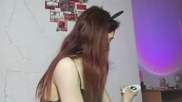 NickiKisinger webcam