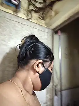 Curvy-Kamini