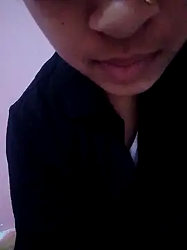 rashmihotstudent live cam on StripChat
