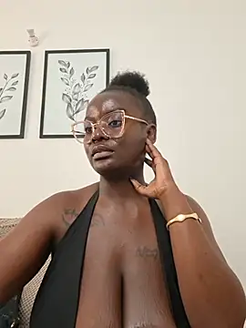 bustytemptress1