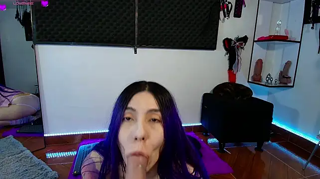 karlamoon23 webcam