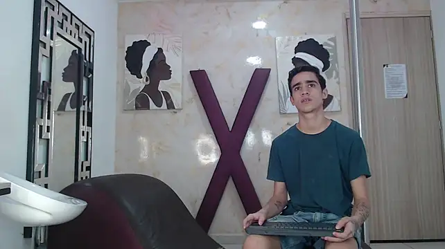 GOLDEN_BOSS webcam
