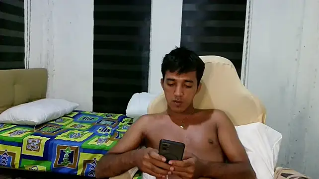 spicy_rowycam (M young) - Lets do Fun/cum💦🍆