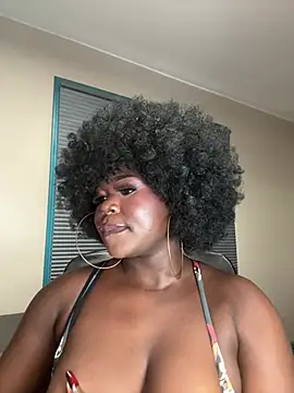 WomanNextdoor1 webcam