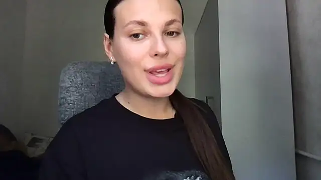 MoonriseGoddess live cam on StripChat