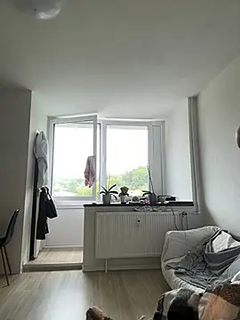 kira235 live cam on StripChat