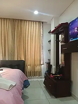 MiaIsabela_ live webcam
