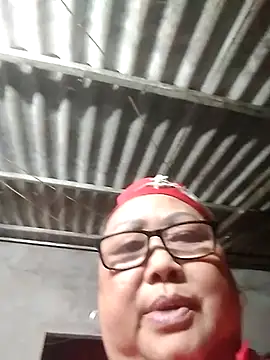 YourMomy- live webcam