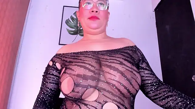 alondrabigtits live cam on StripChat