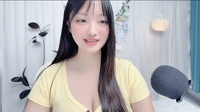 Winnie666999 live cam on StripChat