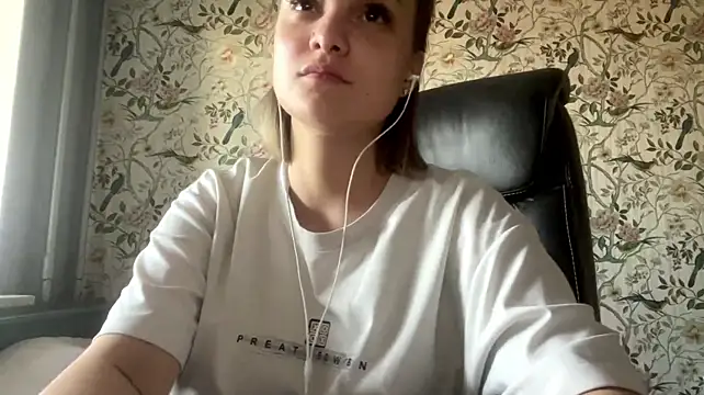 HarrietBunner live cam on StripChat