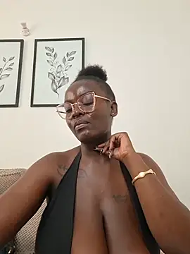bustytemptress1
